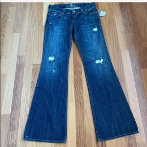 ! IT Los Angeles Jeans NWT Distressed Sophia Darling Flare Leg Jeans Size 28